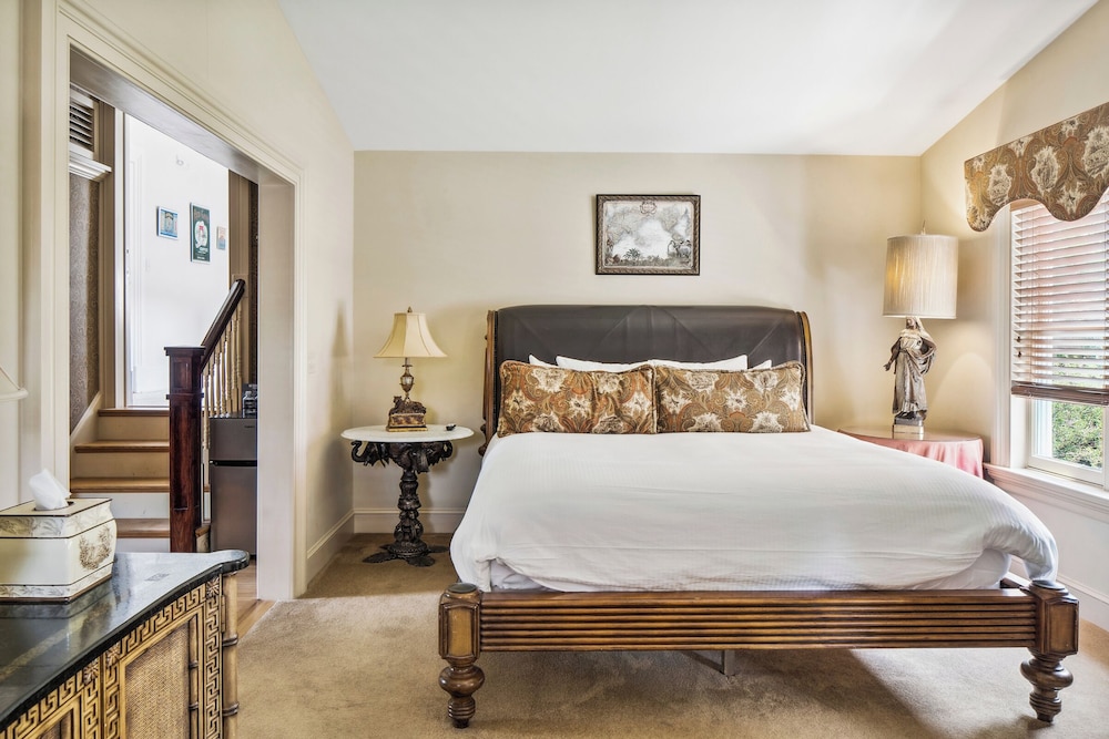The Tidewater Inn - photo 16