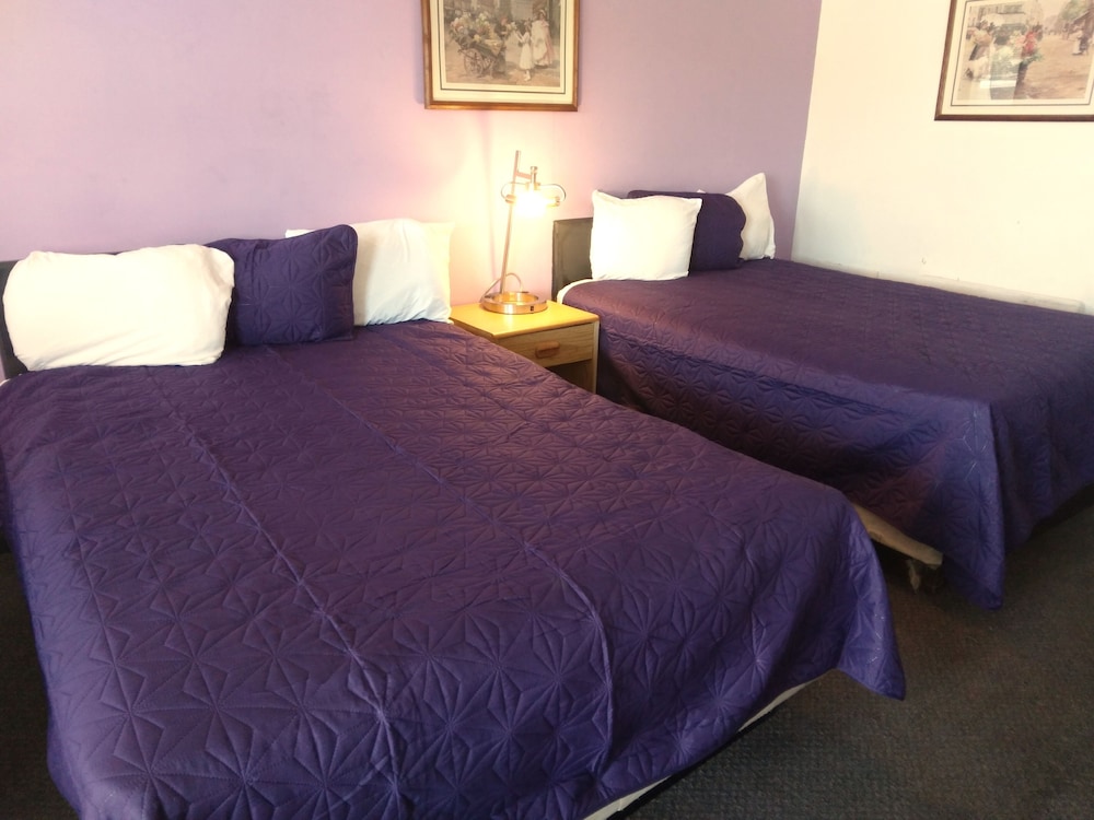 Capri Motel - photo 39