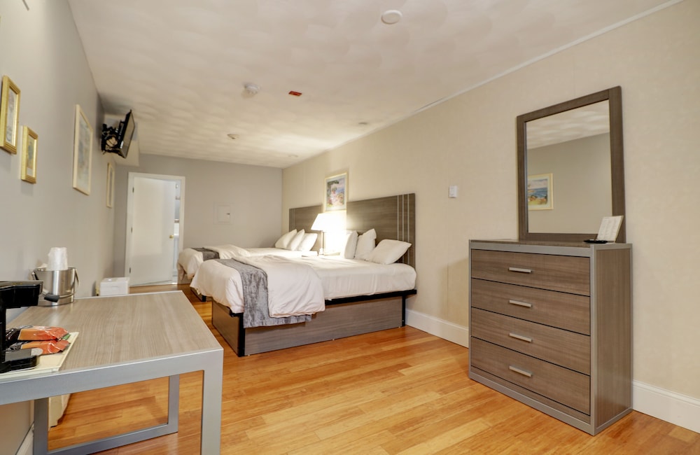Hamilton Village Inn - photo 15