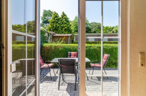Ferienhaus Sonnenschein Wohnung 1 — 4-Star Luxury Hotel in Norden, Germany