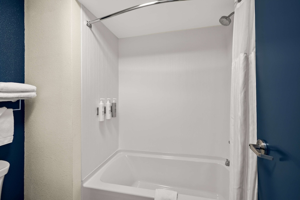 Spark by Hilton Tifton - photo 36