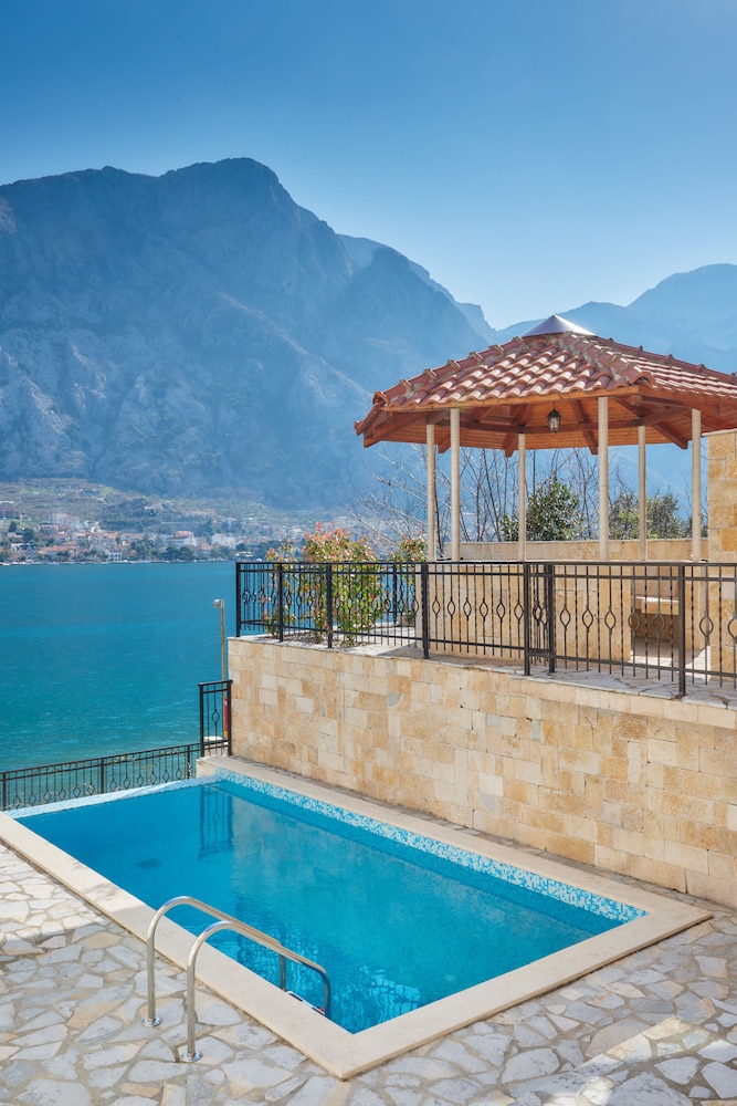 Apartments Residence Portofino — 4-Star Luxury Hotel in Kotor, Montenegro