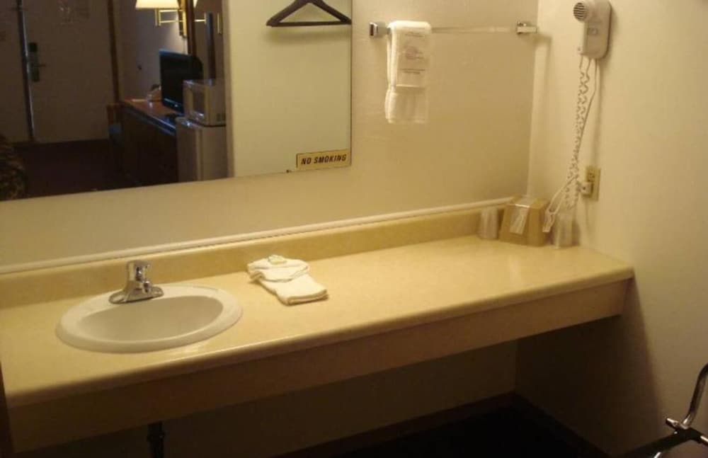 Yorkshire Motel - photo 11