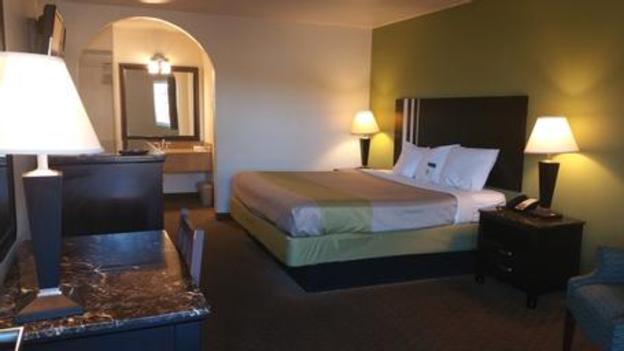 Travelodge By Wyndham Lafayette - photo 20