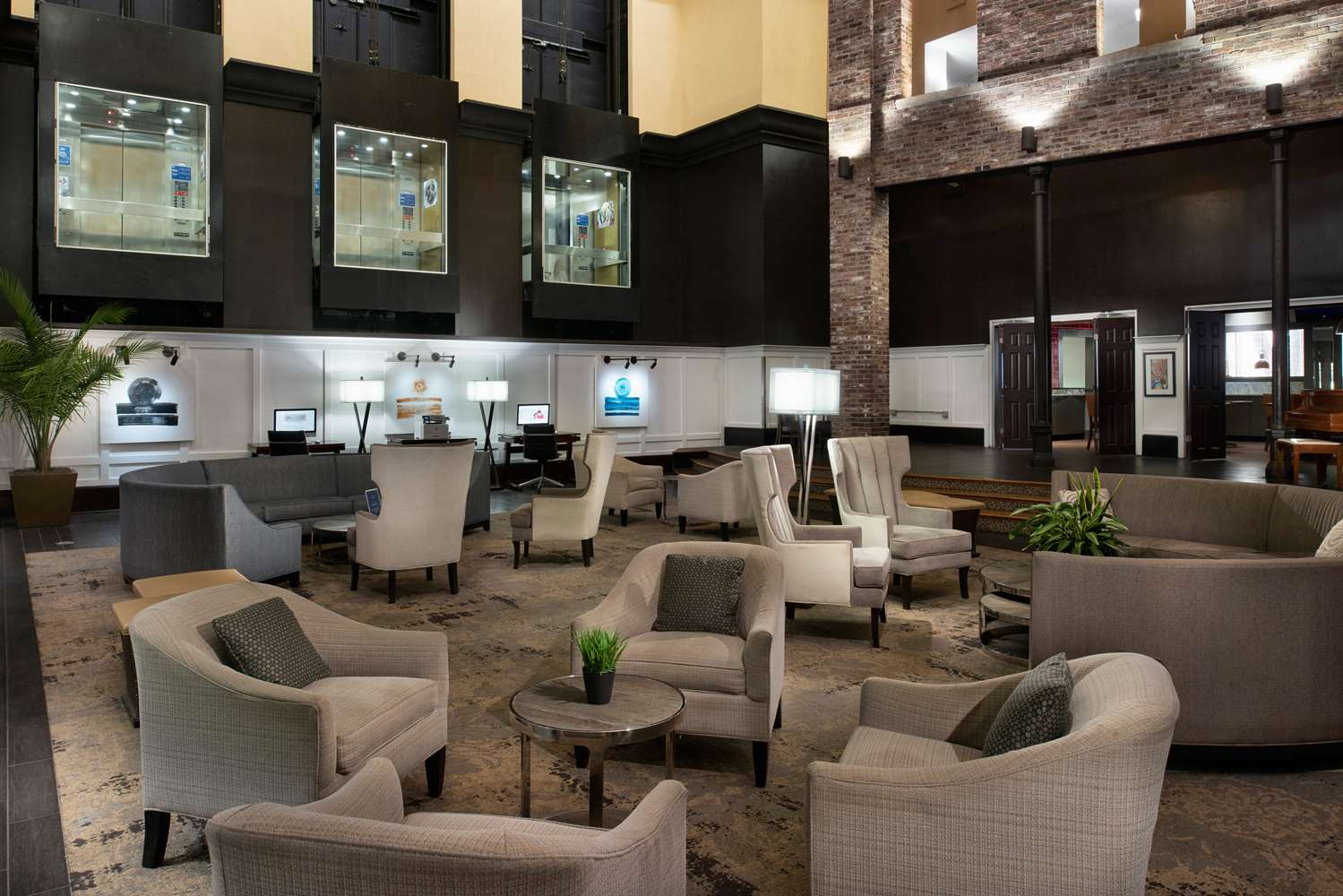 DoubleTree Hotel Memphis Downtown - photo 11