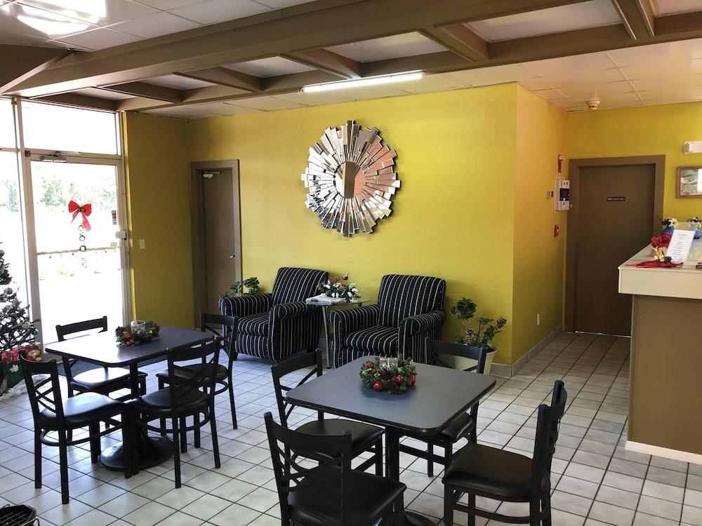 Days Inn Perry - photo 14