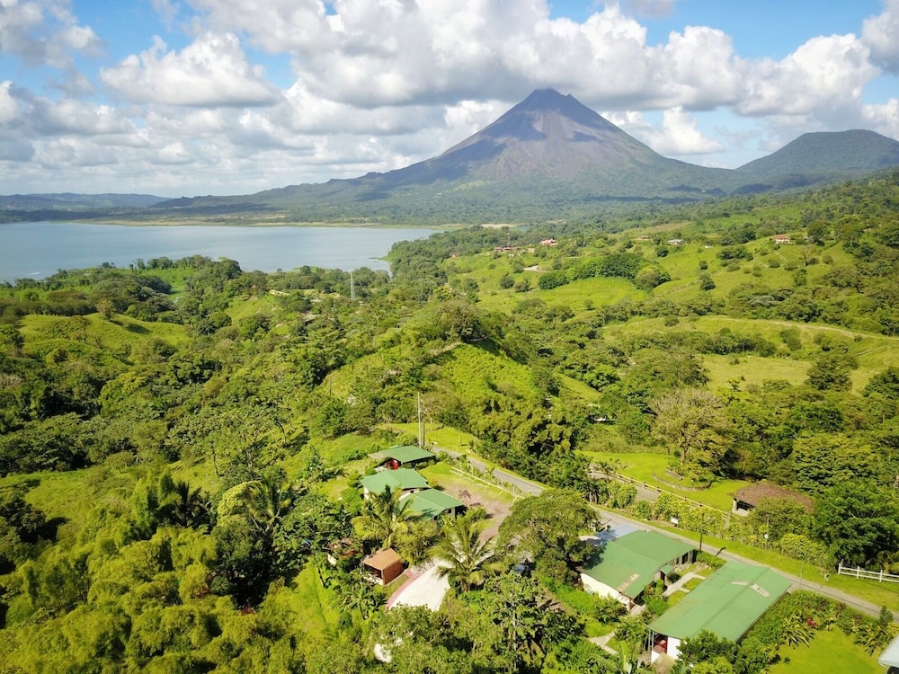 Essence Arenal Spa & Yoga - carbon neutral hotel in Alajuela