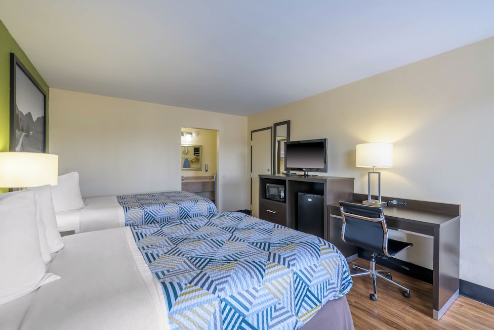 Motel 6 Forsyth GA Tift College - photo 11