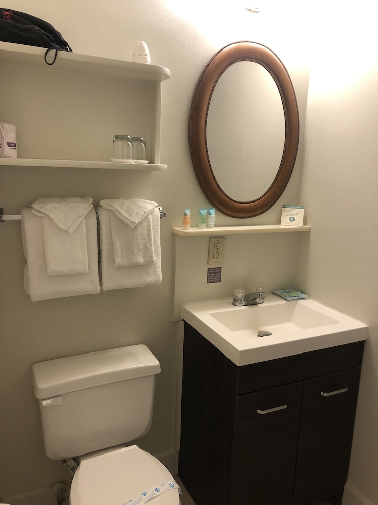 Bayfront Inn at the Waterfront - photo 33