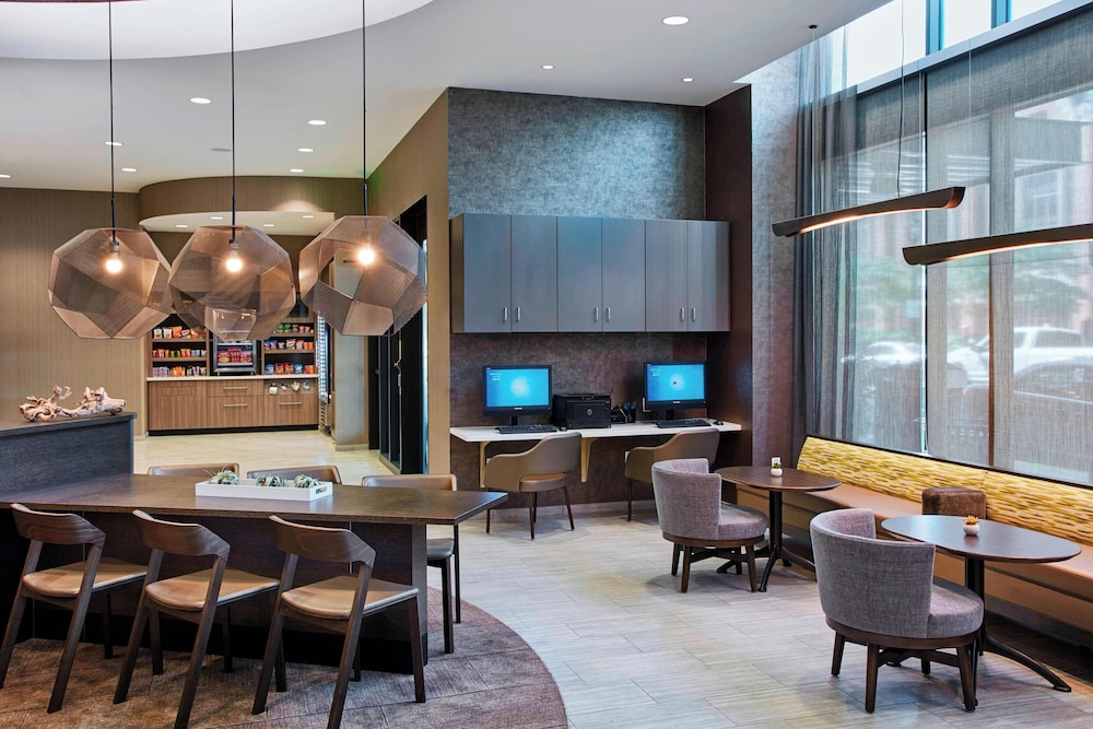 SpringHill Suites by Marriott Milwaukee Downtown - photo 5