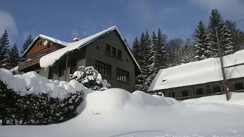 Hotel Maredis — hotel in Korenov