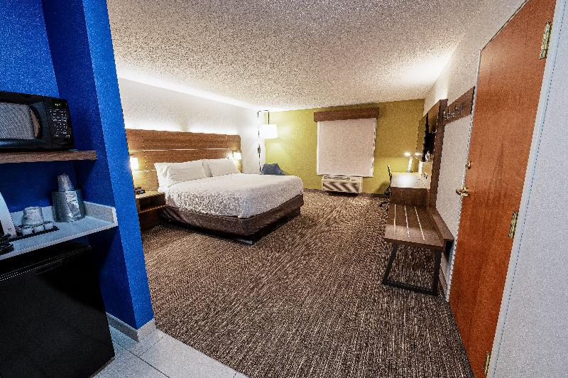Holiday Inn Express Hotel & Suites Goshen by IHG - photo 67