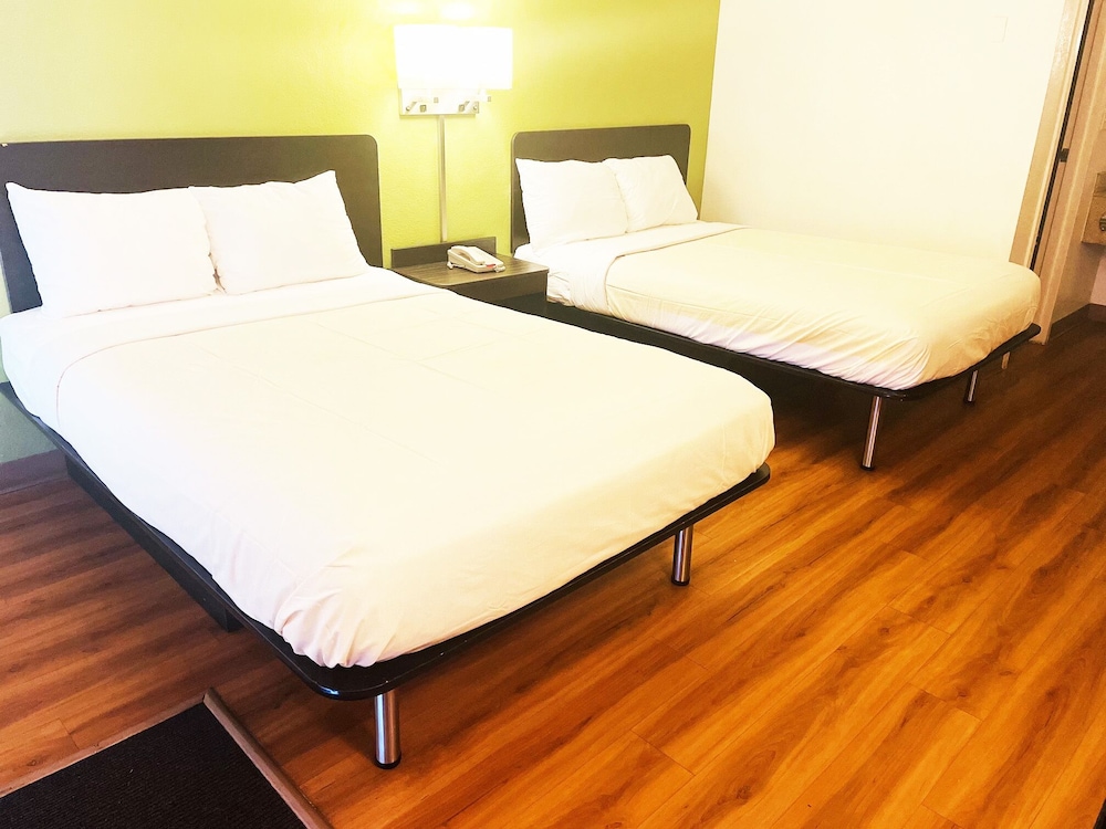 Motel 6 Willoughby OH Cleveland - photo 15