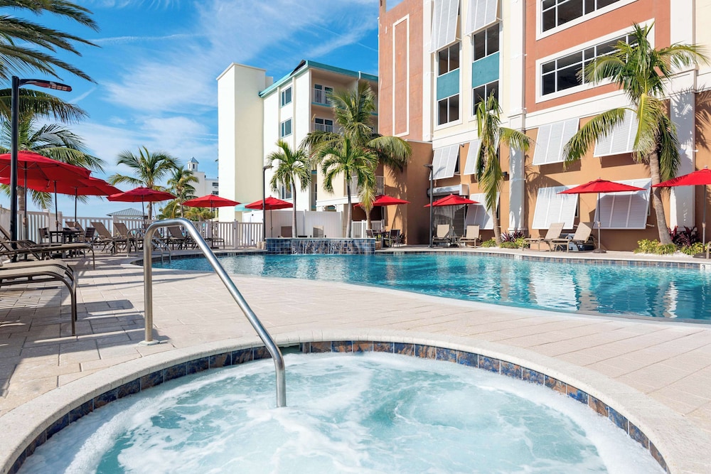 Hampton Inn & Suites Clearwater Beach - photo 44