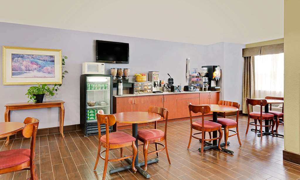 Microtel Inn & Suites by Wyndham Thomasville High Point Lexi - photo 31