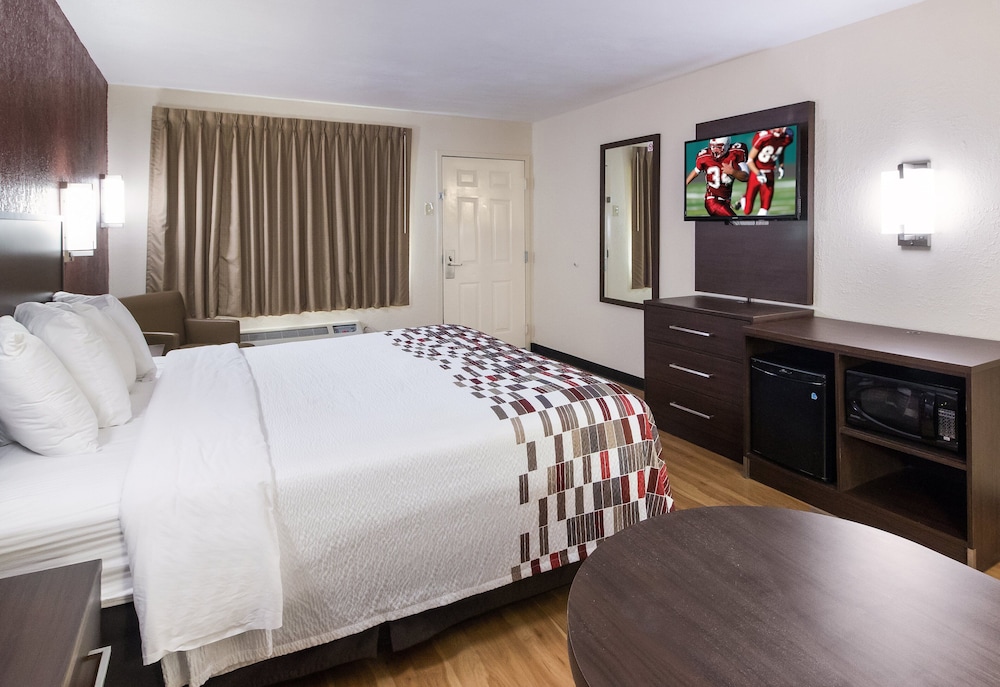 Red Roof Inn & Suites Commerce Athens - photo 16