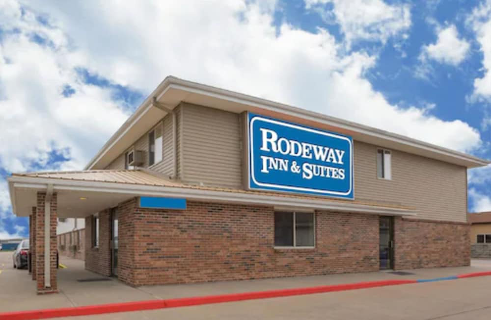 Rodeway Inn and Suites Kearney - photo 2