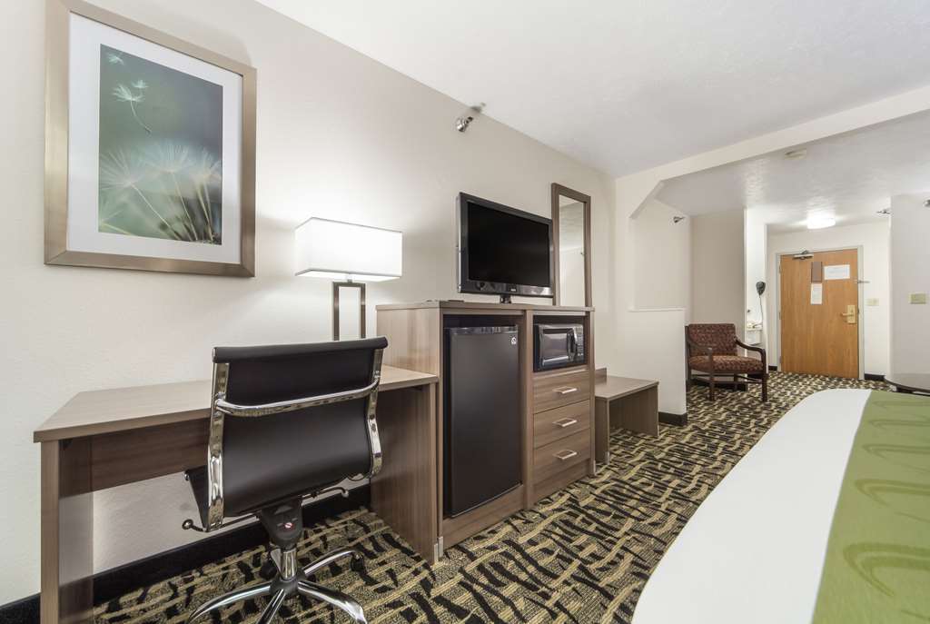 Quality Inn & Suites Omaha Chalco - photo 20