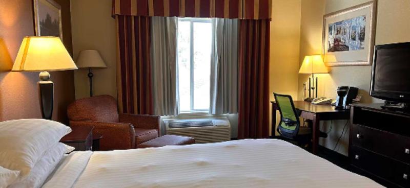 Holiday Inn Express Leesville - photo 17