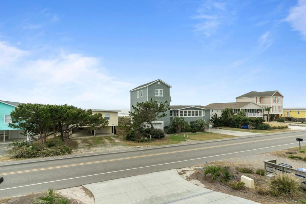 Coast is Clear by Oak Island Accommodations - photo 10