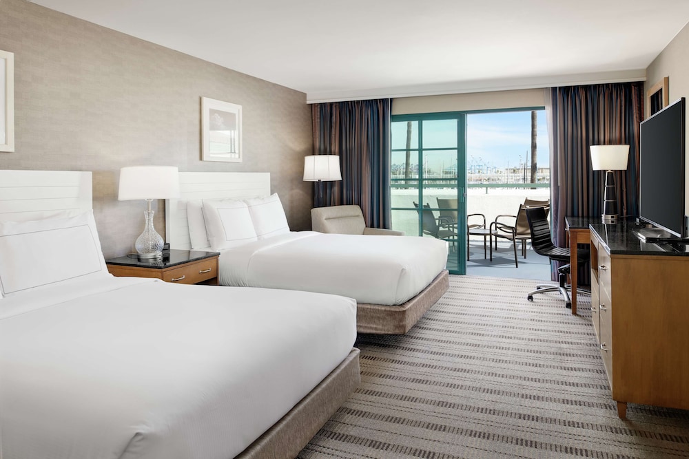 DoubleTree by Hilton San Pedro Port of Los Angeles - photo 6
