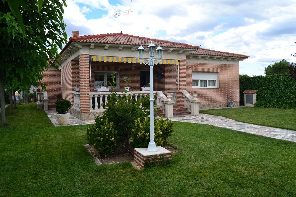 La Gala - carbon neutral hotel in Olmedo