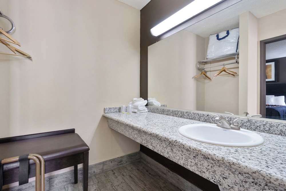 Economy Inn Barstow - photo 17
