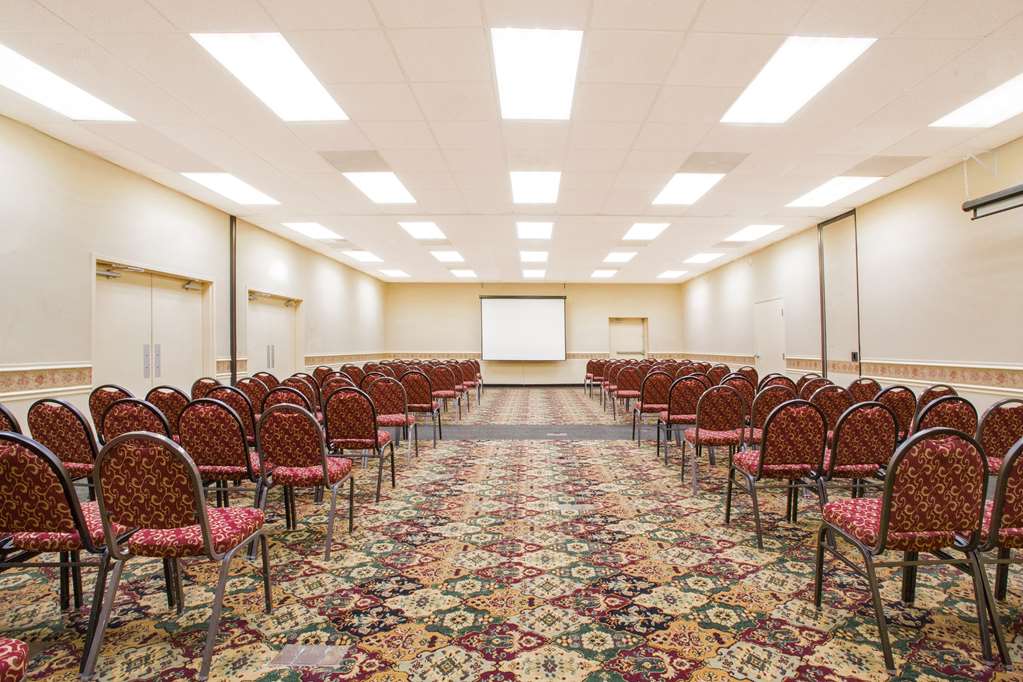 Ramada Hotel & Conference Center by Wyndham Edgewood - photo 20