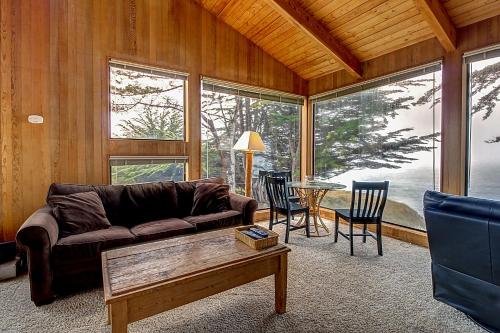 Stoney House — 4-Star Luxury Hotel in Sea Ranch, United States
