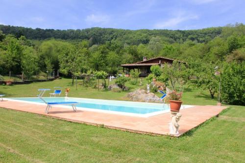 Podere Mezzavia by VacaVilla — hotel in Piancastagnaio