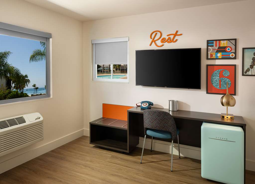 Motel 6 Santa Barbara CA Beach - photo 16