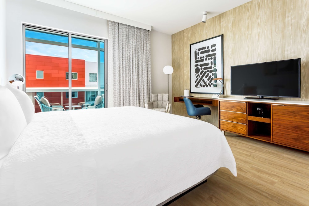 Hampton Inn & Suites Santa Monica - photo 11