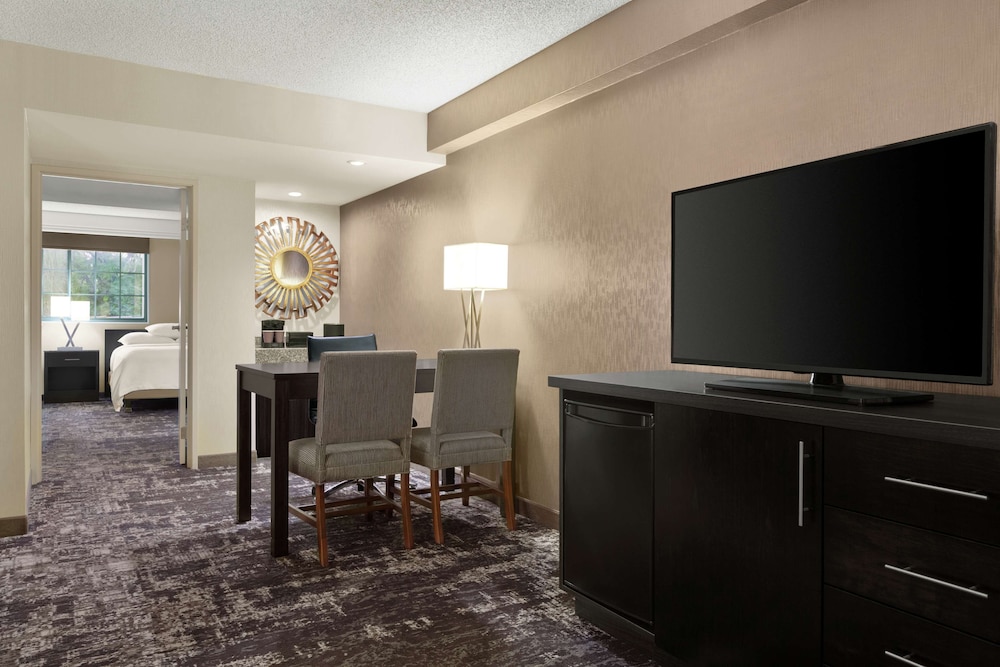 Embassy Suites by Hilton Arcadia Pasadena Area - photo 13