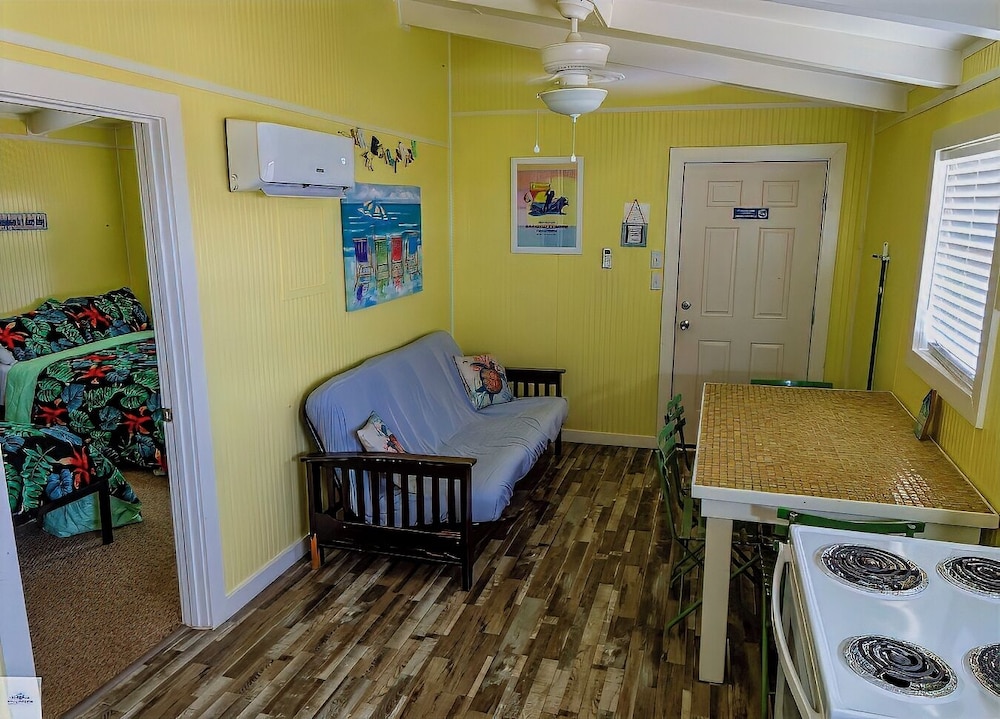 Blue Dolphin Inn and Cottages - photo 47