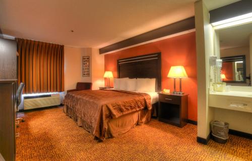 Smoky Mountain Inn & Suites - photo 16