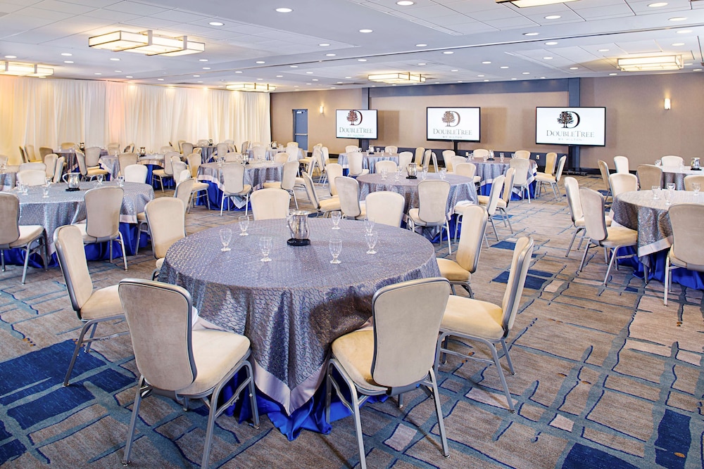 DoubleTree Hotel Baltimore BWI Airport - photo 30