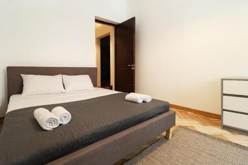 Stylish 3BR Apt near Mziuri Park By Wehost