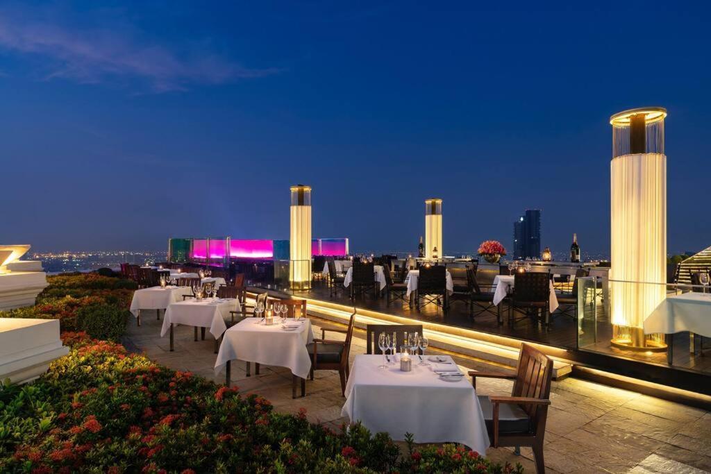 Bangrak Netflix Apartment 2 bedroom 31fl city view — 4-Star Luxury Hotel in Bangkok, Thailand