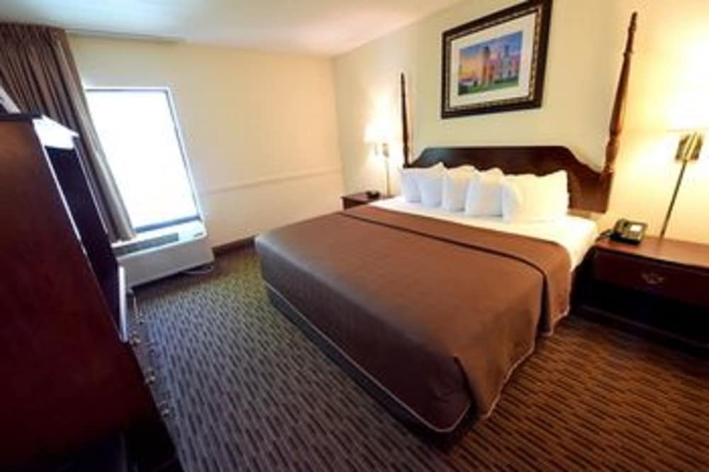 Waterfront Inn Mackinaw City - photo 4