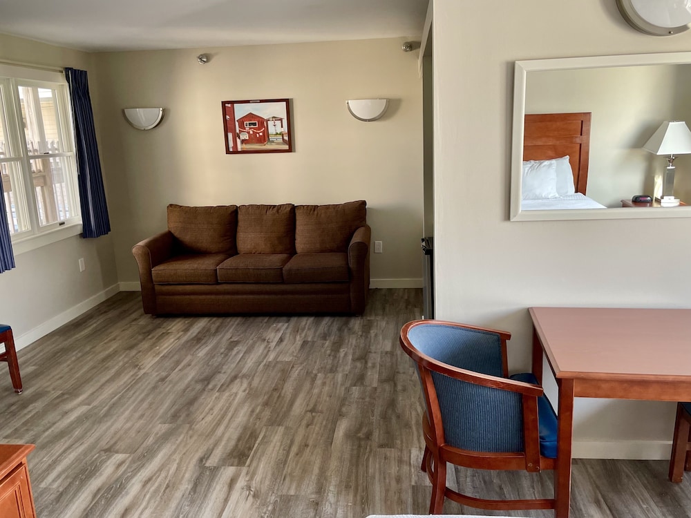 Atlantic Oceanfront Hotel - photo 17