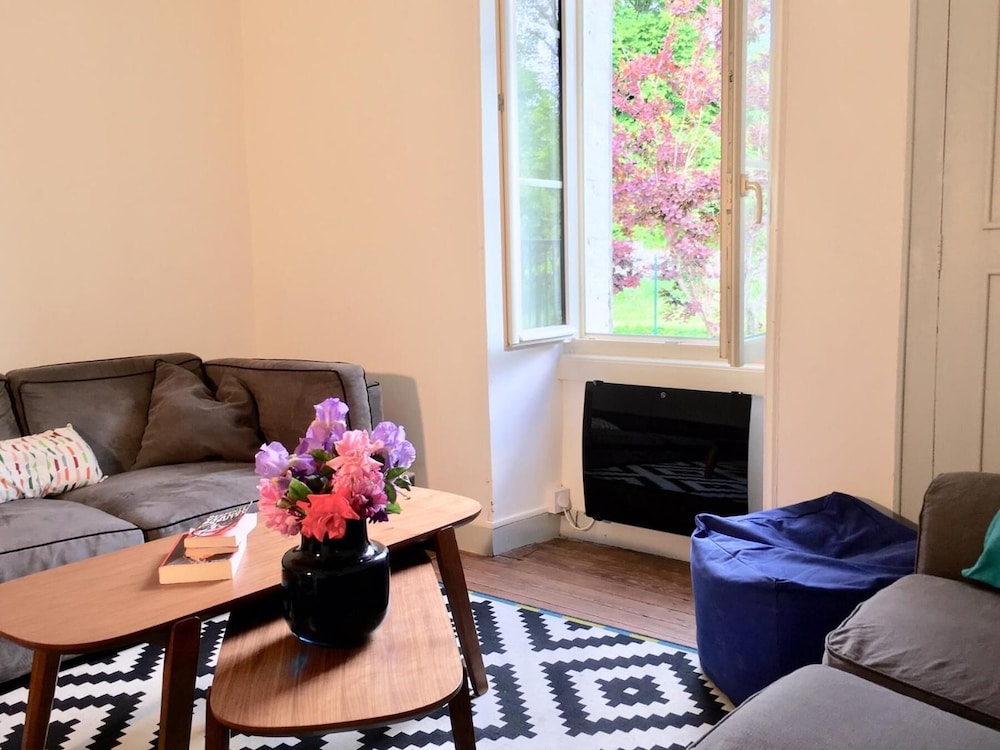 Presque Au Chateau — hotel in Nuits-Saint-Georges