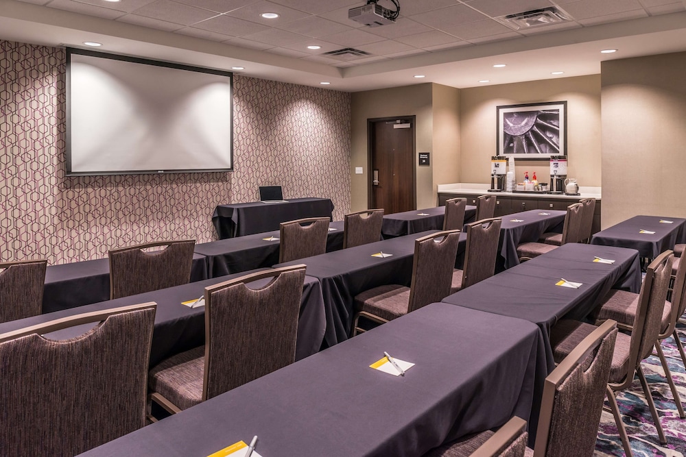 Hampton Inn & Suites Wixom - photo 53
