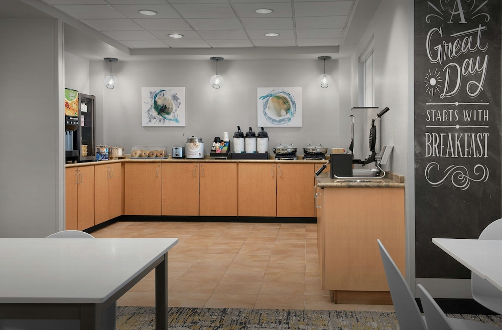 TownePlace Suites by Marriott Suffolk Chesapeake - photo 32