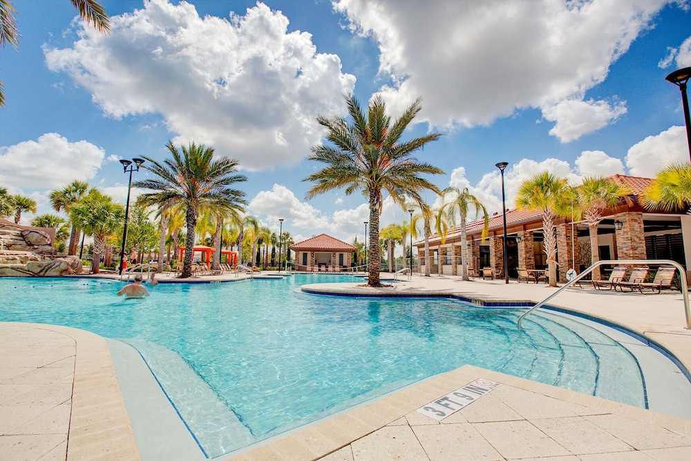 Solterra Sunshine Villa townhome with private pool in a resort setting - photo 28