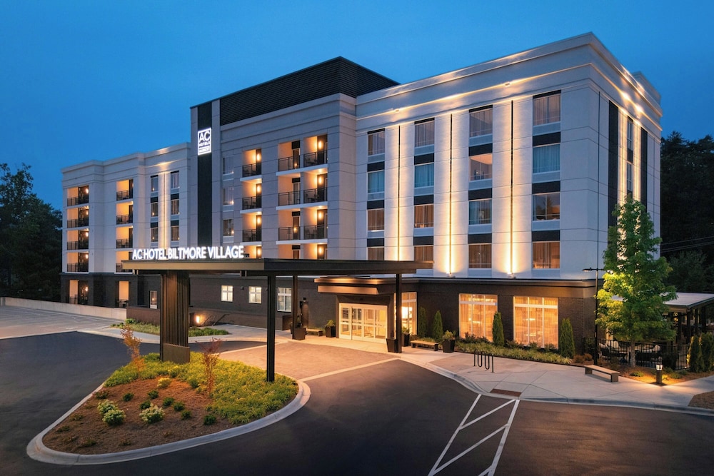 Holiday Inn & Suites Asheville Biltmore Village Area - photo 68