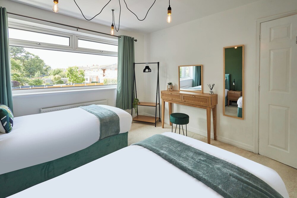 2km to Chester Races Sleeps 6 by Restfully — 4-Star Luxury Hotel in Chester, United Kingdom