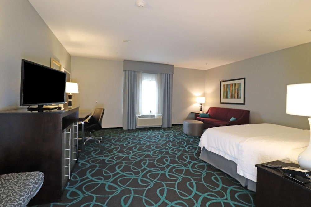 Hampton Inn Kearney - photo 27