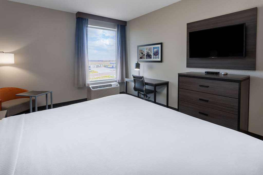 La Quinta Inn & Suites by Wyndham Holbrook Petrified Forest - photo 32