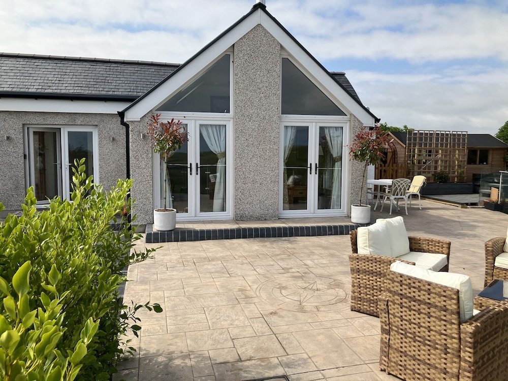 Cherry Tree Cottage — 4-Star Luxury Hotel in Stranraer, United Kingdom