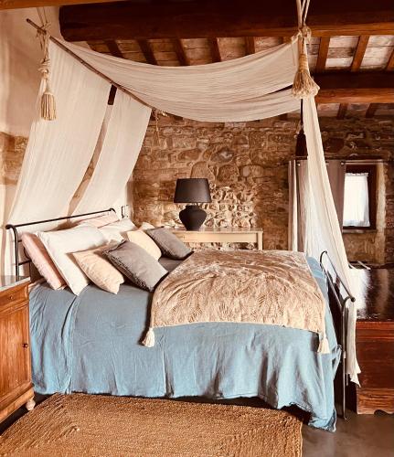 Betty Bike — 4-Star Luxury Hotel in Sassofeltrio, Italy